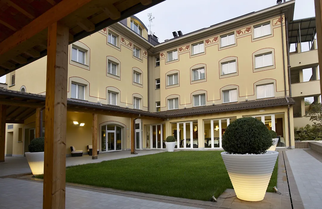 Virginia Palace Hotel-1